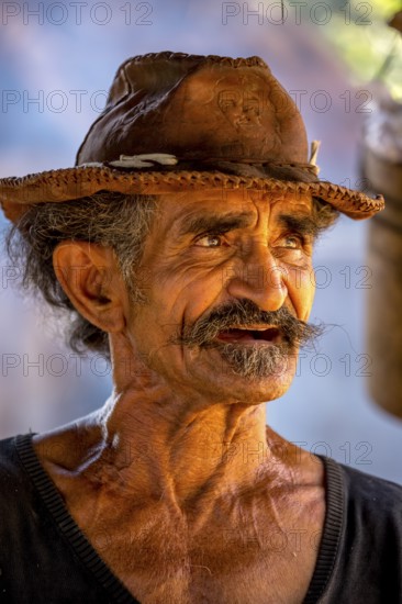 Sugar cane farmer in Valle de los Ingenios, portrait with hat, Trinidad, Cuba, Sancti Spíritus, Cuba, Sancti Spíritus