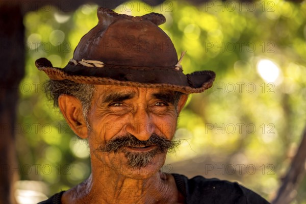 Sugar cane farmer in Valle de los Ingenios, portrait with hat, Trinidad, Cuba, Sancti Spíritus, Cuba, Sancti Spíritus