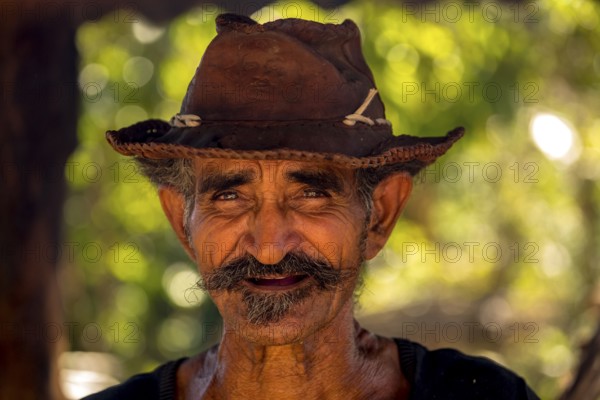 Sugar cane farmer in Valle de los Ingenios, portrait with hat, Trinidad, Cuba, Sancti Spíritus, Cuba