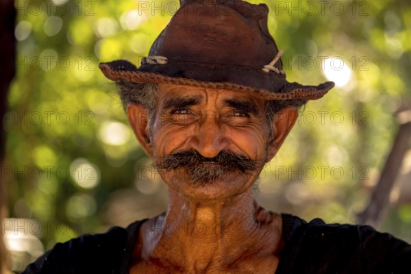 Sugar cane farmer in Valle de los Ingenios, portrait with hat, Trinidad, Cuba, Sancti Spíritus, Cuba, Sancti Spíritus