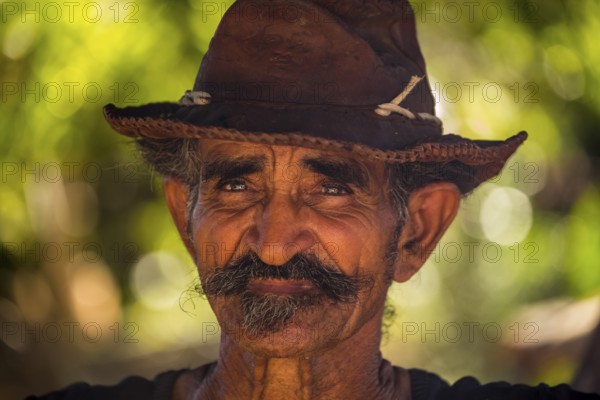 Sugar cane farmer in Valle de los Ingenios, portrait with hat, Trinidad, Cuba, Sancti Spíritus, Cuba, Sancti Spíritus