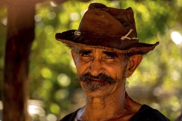 Sugar cane farmer in Valle de los Ingenios, portrait with hat, Trinidad, Cuba, Sancti Spíritus, Cuba, Sancti Spíritus