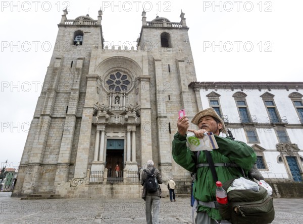 Pilgrims from Brazil photographed in front of the cathedral, Da Sé Cathedral, Barredo neighbourhood, UNESCO World Heritage Site, Oporto, Porto district, Portugal, Europe, aerial view, birds-eyes view, Travel, Travel Photography