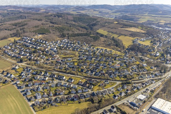 Aerial view, residential area local view In der Flamke, forest area and forest damage, Sundern, Sauerland, North Rhine-Westphalia, Germany, DE, Europe, property tax, real estate, aerial view, aerial photography, aerial photography, overview, bird's-eye view, living and life, residential area, residential quality, residential neighbourhood, housing estate, residential area, birds-eyes view, overview