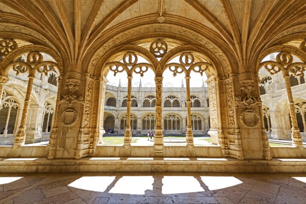 Manueline Cloister of Joao de Castilhos, Mosteiro dos Jerónimos, UNESCO World Heritage Site, Lisbon, District of Lisbon, Portugal