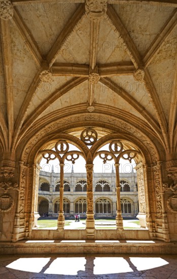 Manueline Cloister of Joao de Castilhos, Mosteiro dos Jerónimos, UNESCO World Heritage Site, Lisbon, District of Lisbon, Portugal
