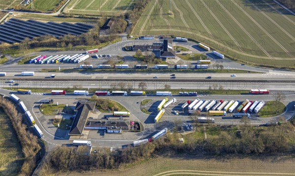 Aerial view, Serways service area Soester Börde on the A44 motorway, truck parking, Müllingsen, Soest, Soester Börde, North Rhine-Westphalia, Germany, motorway, DE, Europe, aerial view, aerial photography, aerial photography, rest area, service area, road traffic, overview, bird's-eye view, overview