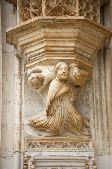 Monastery of Santa Maria da VitÃüria, UNESCO World Heritage Site, main portal with four-winged angels, monastery church of Batalha, Mosteiro da Batalha, Batalha, Leiria district, Portugal, Europe, aerial view, birds-eyes view, travel, travel photography
