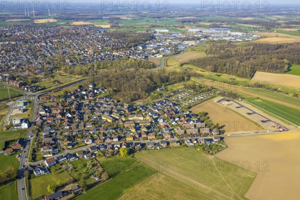 Aerial view, construction site and building area Josef-Lüffe-Park, new residential area, allotment garden association Fährenkamp e.V., Residential area housing estate multi-family houses Fährenkamp corner Pappelweg, miners' housing estate of Hermann colliery, Beifang, Selm, Münsterland, North Rhine-Westphalia, Germany, construction work, construction area, building site, building plots, construction measure, construction project, construction site, DE, Europe, property tax, real estate, aerial view, aerial photography, aerial photography, overview, bird's-eye view, housing estate, housing and living, residential area, residential quality, residential neighbourhood, housing estate, residential district, birds-eyes view, overview