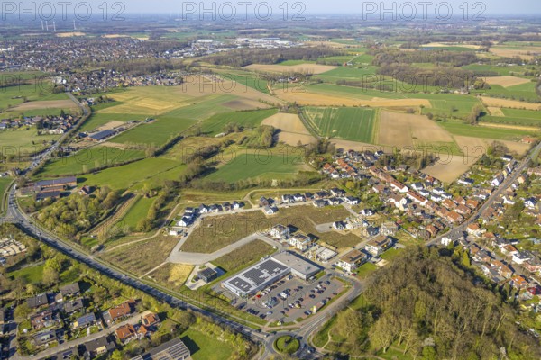Aerial view, residential area Neuenkamp Am Alten Schützenplatz, construction site and new development area single-family houses, commercial area Ferdinand-Spahn-Weg, Bork, Selm, Münsterland, North Rhine-Westphalia, Germany, construction work, construction area, building site, building plots, construction project, construction site, DE, Europe, aerial view, aerial photography, aerial photography, overview, bird's-eye view, bird's-eye view, overview