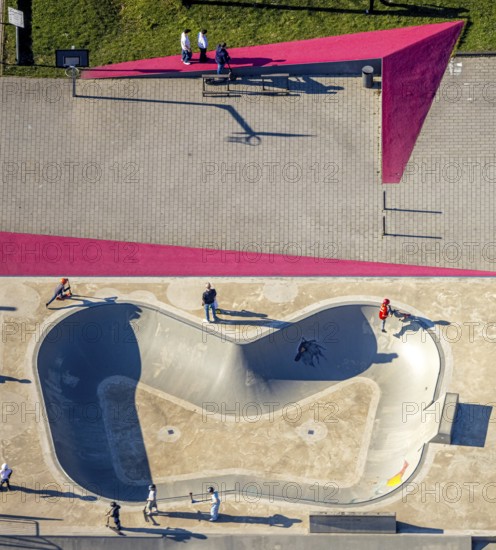 Aerial view, Campusplatz Nord with ground painting and skate park, Selm, Münsterland, North Rhine-Westphalia, Germany, DE, Europe, aerial view, aerial photography, aerial photography, overview, bird's eye view, birds-eyes view, overview