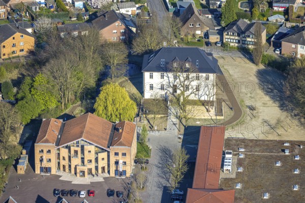 Aerial view, community centre and adult education centre VHS in the town centre, Burg Botzlar (white house), by-catch, Selm, Münsterland, North Rhine-Westphalia, Germany, DE, Europe, aerial view, aerial photography, aerial photography, castle, overview, bird's-eye view, birds-eyes view, overview