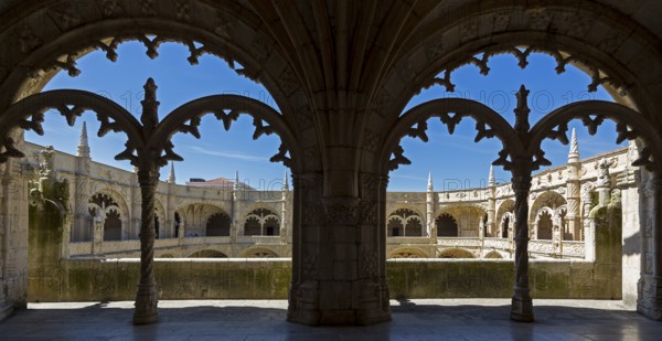 Manueline Cloister of Joao de Castilhos, Mosteiro dos Jerónimos, UNESCO World Heritage Site, Lisbon, District of Lisbon, Portugal
