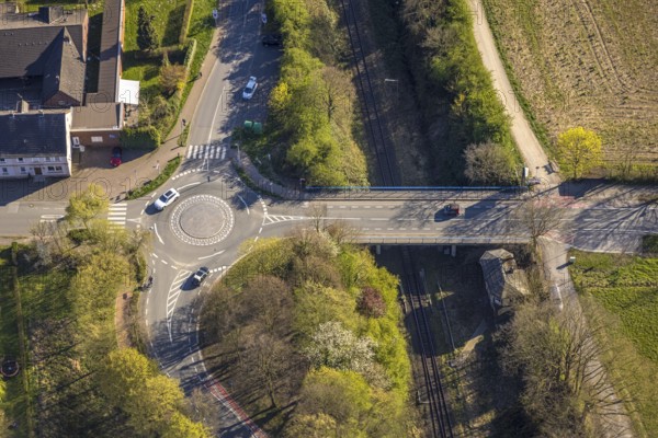 Aerial view, road traffic with bridge Vinnumer Straße over railway tracks and railway keeper's cottage, roundabout Bahnhofstraße, Bork, Selm, Münsterland, North Rhine-Westphalia, Germany, DE, Europe, aerial view, aerial photography, aerial photography, overview, bird's-eye view, overview