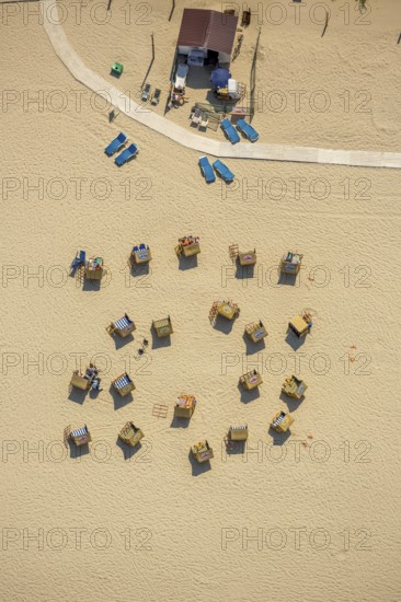 Sandy beach beach, beach chairs, KoÅ'obrzeg, Baltic Sea coast, holiday region, Województwo zachodniopomorskie, Poland, Kolobrzeg, Województwo zachodniopomorskie, PL, Europe, aerial view, birds-eyes view, aerial photography, overview, bird's eye view, northern Poland