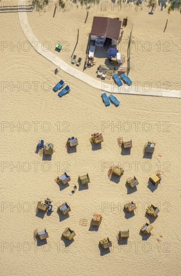 Sandy beach beach, beach chairs, KoÅ'obrzeg, Baltic Sea coast, holiday region, Województwo zachodniopomorskie, Poland, Kolobrzeg, Województwo zachodniopomorskie, PL, Europe, aerial view, birds-eyes view, aerial photography, overview, bird's eye view, northern Poland