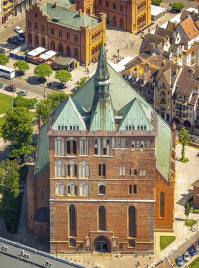 St. Mary's Basilica, formerly Kolobrzeg Cathedral, church, KoÅ'obrzeg, Baltic Sea coast, Województwo zachodniopomorskie, Poland, Kolobrzeg, Województwo zachodniopomorskie, PL, Europe, aerial view, birds-eyes view, aerial photography, overview, bird's eye view, northern Poland