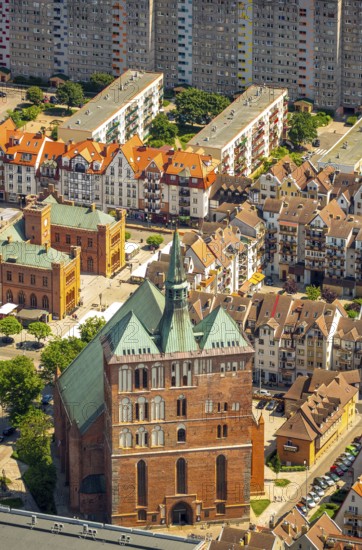 St. Mary's Basilica, formerly Kolobrzeg Cathedral, church, KoÅ'obrzeg, Baltic Sea coast, Województwo zachodniopomorskie, Poland, Kolobrzeg, Województwo zachodniopomorskie, PL, Europe, aerial view, birds-eyes view, aerial photography, overview, bird's eye view, northern Poland