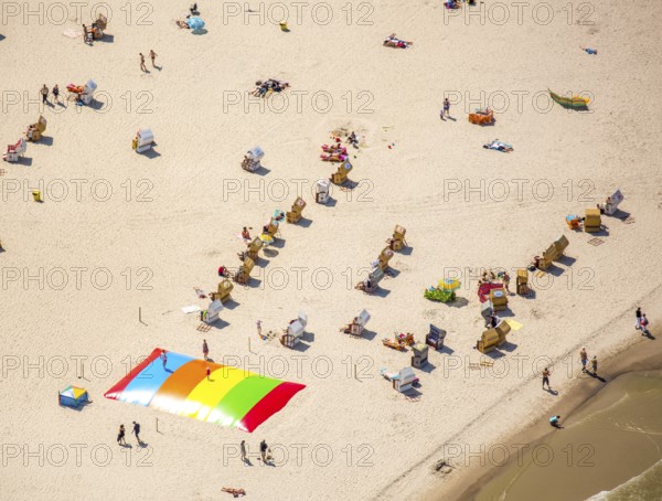 Sandy beach beach, beach chairs, KoÅ'obrzeg, Baltic Sea coast, holiday region, Województwo zachodniopomorskie, Poland, Kolobrzeg, Województwo zachodniopomorskie, PL, Europe, aerial view, birds-eyes view, aerial photography, overview, bird's eye view, northern Poland