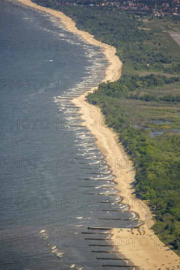 Sandy beach beach, beach chairs, KoÅ'obrzeg, Baltic Sea coast, holiday region, Województwo zachodniopomorskie, Poland, Kolobrzeg, Województwo zachodniopomorskie, PL, Europe, aerial view, birds-eyes view, aerial photography, overview, bird's eye view, northern Poland