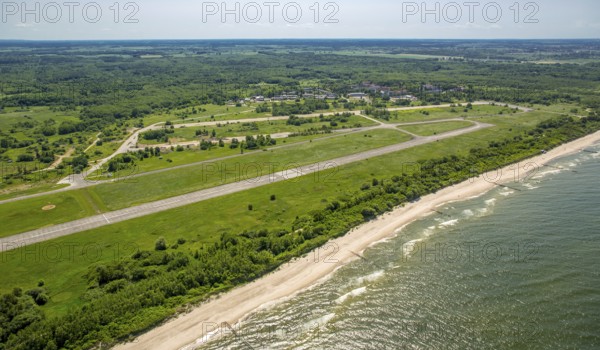 Airfield Lotnisko KoÅ'obrzeg-Bagicz, KoÅ'obrzeg, Baltic Sea coast, Województwo zachodniopomorskie, Poland, Kolobrzeg, Województwo zachodniopomorskie, PL, Europe, aerial view, birds-eyes view, aerial photography, aerial photography, overview, bird's eye view, northern Poland