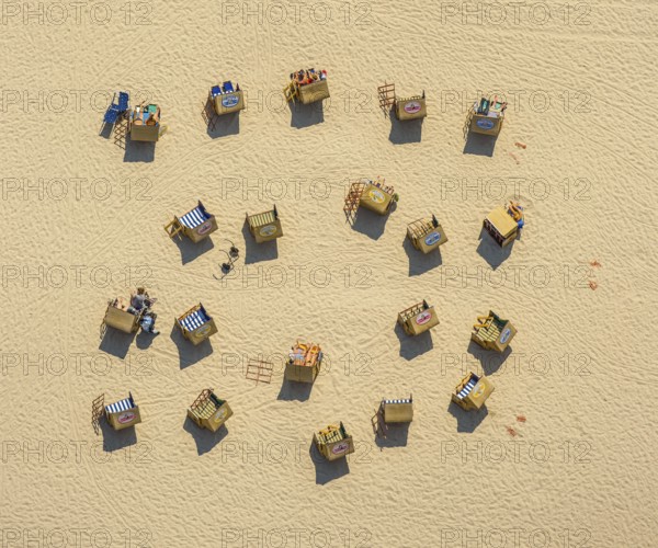 Sandy beach beach, beach chairs, KoÅ'obrzeg, Baltic Sea coast, holiday region, Województwo zachodniopomorskie, Poland, Kolobrzeg, Województwo zachodniopomorskie, PL, Europe, aerial view, birds-eyes view, aerial photography, overview, bird's eye view, northern Poland