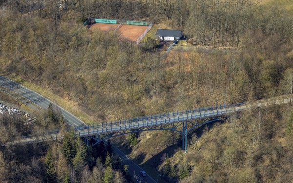 Aerial view, pedestrian bridge Pallottinerweg over the federal road B54 in the forest area, tennis courts Olper Tennis Club, Olpe town, Olpe, Sauerland, North Rhine-Westphalia, Germany, bridge, DE, Europe, aerial view, aerial photography, aerial photography, sports, tennis, tennis facility, tennis courts, tennis club, overview, bird's-eye view, overview