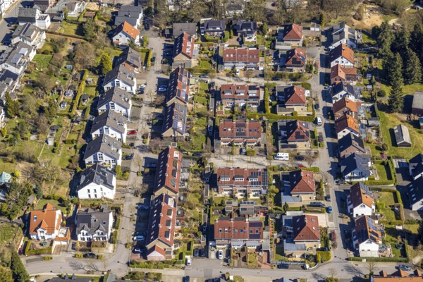 Aerial view, housing estate with red roofs between Zur Alten Schule and Hofstraße, Grundschöttel, Wetter, Ruhr area, North Rhine-Westphalia, Germany, DE, Europe, property tax, real estate, aerial view, aerial photography, aerial photography, overview, bird's-eye view, Wetter (Ruhr), housing estate, housing and living, residential area, housing quality, residential neighbourhood, housing estate, residential area, birds-eyes view, overview