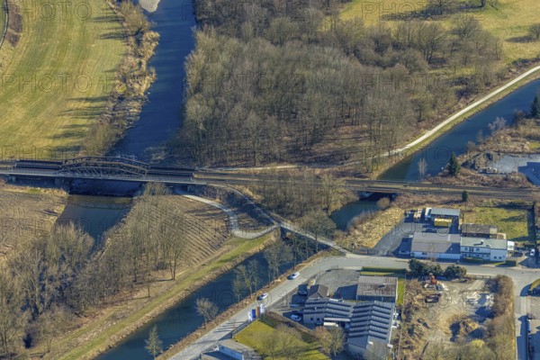 Aerial view, River Ruhr and Obergraben with railway bridge and pedestrian bridge, Wickede, Soester Börde, North Rhine-Westphalia, Germany, bridge, DE, Europe, aerial view, aerial photography, aerial photography, overview, bird's-eye view, Wickede (Ruhr), birds-eyes view, overview