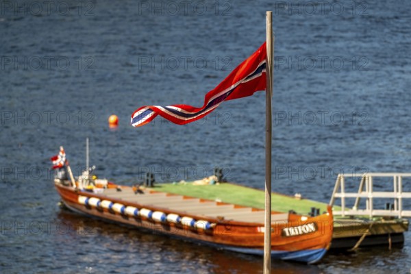 Norwegian flag, excursion boat, Kirkenes, Finnmark, Norway, Scandinavia