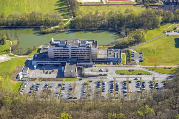 Aerial view, Hospital St. Christophorus Werne with car park, Am See, Werne, Ruhr area, North Rhine-Westphalia, Germany, DE, Europe, healthcare, hospital, clinic, clinic centre, hospital, aerial photograph, aerial photography, aerial photography, medical facility, medical aid, Münsterland, overview, bird's-eye view, overview, medical care