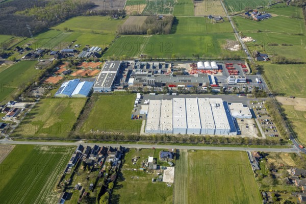 Aerial view, industrial estate Capeller Straße with RCS Rohstoffverwertung and Stroetmann Großverbraucher GmbH, tennis courts TC Blau-Weiss-Werne and Sport Alm Tennishalle Werne, meadows and fields, Werne, Ruhr area, North Rhine-Westphalia, Germany, DE, Europe, aerial view, aerial photography, aerial photography, Münsterland, overview, bird's-eye view, overview