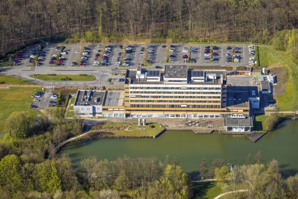 Aerial view, Hospital St. Christophorus Werne with car park, Am See, Werne, Ruhr area, North Rhine-Westphalia, Germany, DE, Europe, healthcare, hospital, clinic, clinic centre, hospital, aerial photograph, aerial photography, aerial photography, medical facility, medical aid, Münsterland, overview, bird's-eye view, overview, medical care