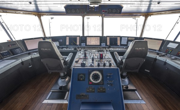 MS Polarlys, command bridge, Honningsvåg, Finnmark, Norway, Scandinavia, Europe, adventure travel, tourism, Honningsvåg, Hurtigruten, Hurtigruten voyage, command post, cruise, cruise ship, NOR, navigation technology, travel, destination, ship, shipping, ship bridge, sea voyage, sightseeing, controls, tourism, Norwegian, Scandinavian, touristic