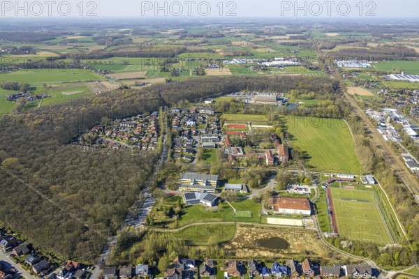 Aerial view, Anne-Frank-Gymnasium and Gymnasium St. Christophorus and housing estate Johann-Gottfried-Herder-Straße, Krankenhaus St. Christophorus Werne with car park, Am See, Werne, Ruhr area, North Rhine-Westphalia, Germany, education, educational institution, DE, Europe, healthcare, grammar school, hospital, kindergarten, clinic, hospital, teaching institute, aerial photograph, aerial photography, aerial photography, medical facility, medical aid, Münsterland, school, overview, bird's-eye view, bird's-eye view, overview, medical care
