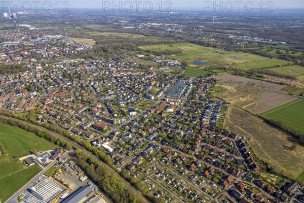 Aerial view, residential area Lünener Straße and Südring, meadow area Lippetal north of Schulze-Heil, Werne, Ruhr area, North Rhine-Westphalia, Germany, DE, Europe, property tax, real estate, aerial view, aerial photography, aerial photography, Münsterland, overview, bird's-eye view, housing estate, living and living, residential area, residential quality, residential neighbourhood, housing estate, residential area, birds-eyes view, overview
