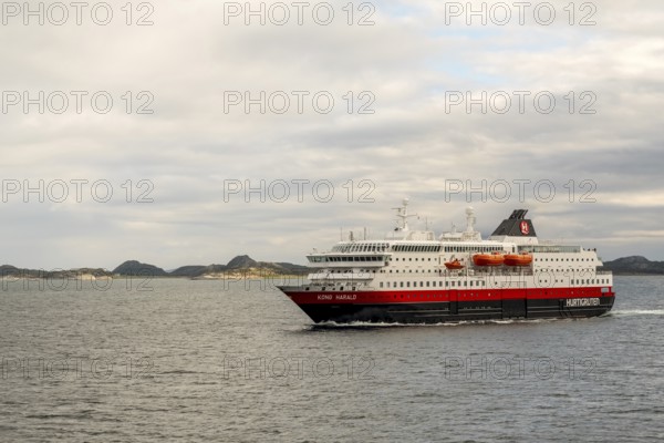 Ship MS Kong Harald, Bolga, Nordland, Norway, Scandinavia, Europe, adventure travel, tourism, Hurtigruten, Hurtigruten voyage, cruise, cruise ship, liner, NOR, passenger ship, shipping company Hurtigruten AS, travel, destination, ship, sea voyage, sightseeing, tourism, Norwegian, Scandinavian, touristic