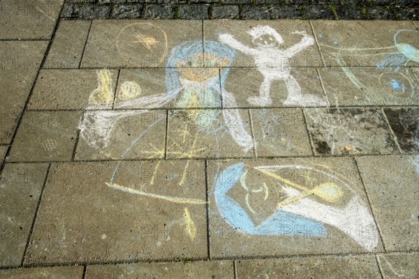 Street painting, chalk paintings on pavement, children's picture, pavement painting, Trondheim, Trøndelag, Norway, Scandinavia, Europe, adventure travel, tourism, Hurtigruten, Hurtigruten voyage, cruise, art, NOR, travel, destination, sea voyage, sightseeing, tourism, Trøndelag, Norwegian, Scandinavian, touristic