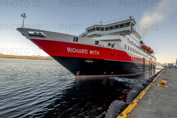 Ship MS Richard With, harbour Molde, Møre og Romsdal, Norway, Scandinavia, Europe, adventure trip, tourism, harbour, Hurtigruten, Hurtigruten trip, cruise, cruise ship, Molde, Møre og Romsdal, NOR, shipping company Hurtigruten AS, trip, destination, ship, sea trip, sightseeing, tourism, Norwegian, Scandinavian, touristic