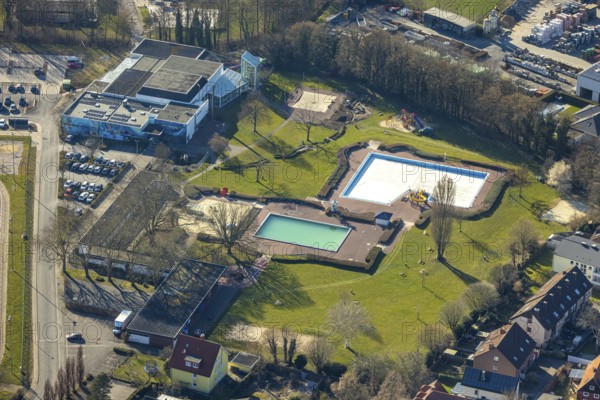 Aerial view, Städt. Indoor and outdoor swimming pool, Werl, Soester Börde, North Rhine-Westphalia, Germany, bathing establishment, bathing resort, DE, Europe, outdoor swimming pool, leisure activities, indoor swimming pool, aerial view, aerial photography, aerial photography, swimming pool, swimming pool, lido, overview, bird's-eye view, overview