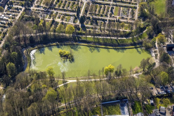 Aerial view, Werne Salinen Park at Südring Cemetery, Werne, Ruhr area, North Rhine-Westphalia, Germany, burial site, DE, Europe, cemetery, memorial, Gottesacker, graves, burial ground, aerial photograph, aerial photography, aerial photography, Münsterland, park, resting place, lake, overview, bird's-eye view, bird's-eye view, overview