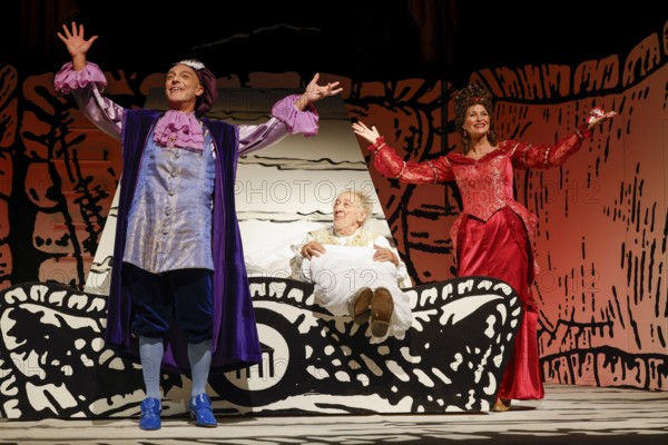 Mario Ramos, Dieter Hallervorden and Christiane Zander at the photo rehearsal for the play 'Der eingebildet Kranke' at the palace gardens Theatre. Berlin, 02.09.2025