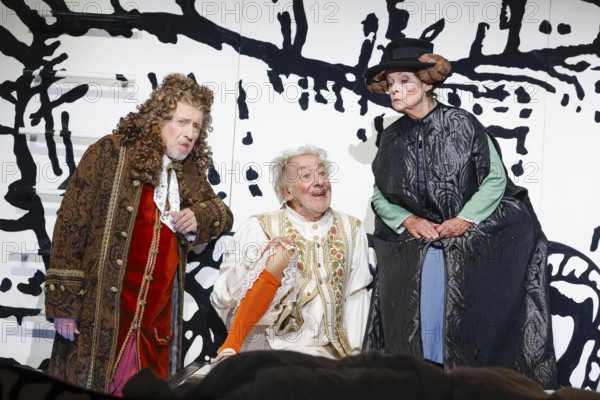 Harald Effenberg, Dieter Hallervorden and Dagmar Biener at the photo rehearsal for the play 'Der eingebildet Kranke' at the palace gardens Theatre. Berlin, 02.09.2025