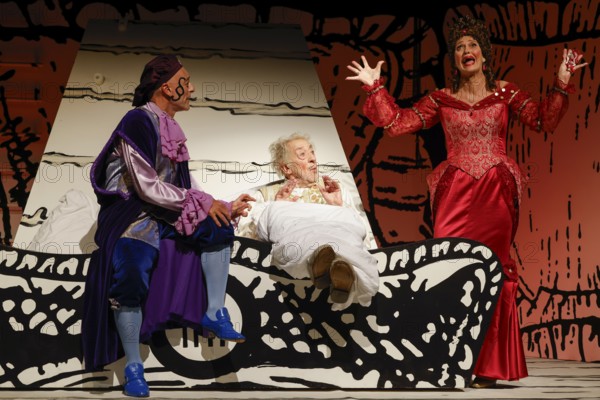 Mario Ramos, Dieter Hallervorden and Christiane Zander at the photo rehearsal for the play 'Der eingebildet Kranke' at the palace gardens Theatre. Berlin, 02.09.2025
