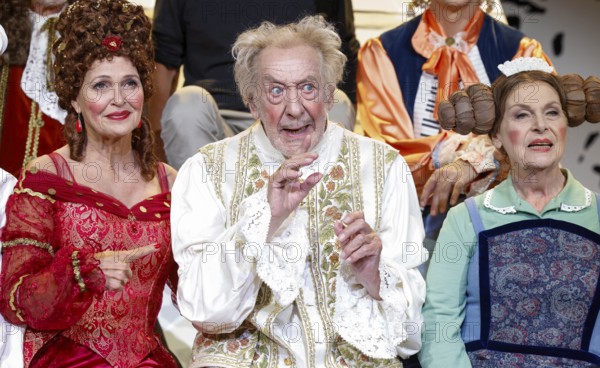 Dieter Hallervorden, Christiane Zander and Dagmar Biener at the photo rehearsal for the play 'Der eingebildet Kranke' at the palace gardens Theatre. Berlin, 02.09.2025