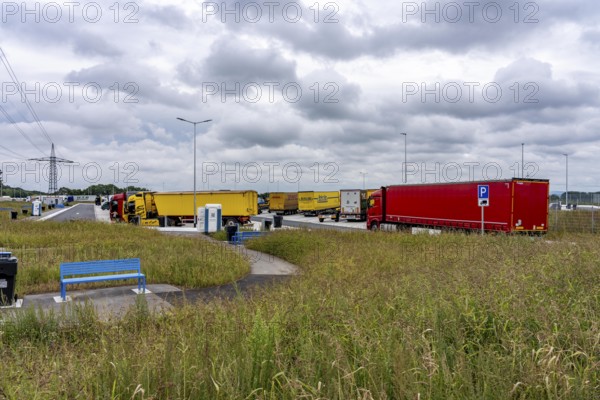 New large service area for trucks on the A1 motorway, largest parking area for trucks in North Rhine-Westphalia, at the Lichtendorf-Süd service area, near Schwerte, 170 trucks now have space at the new service area, cars and trucks park separately, sufficient space for manoeuvring, North Rhine-Westphalia, Germany