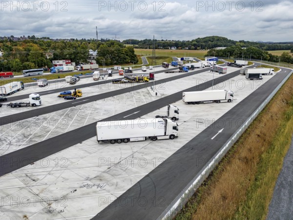 New large service area for trucks on the A1 motorway, largest parking area for trucks in North Rhine-Westphalia, at the Lichtendorf-Süd service area, near Schwerte, 170 trucks now have space at the new service area, cars and trucks park separately, sufficient space for manoeuvring, North Rhine-Westphalia, Germany