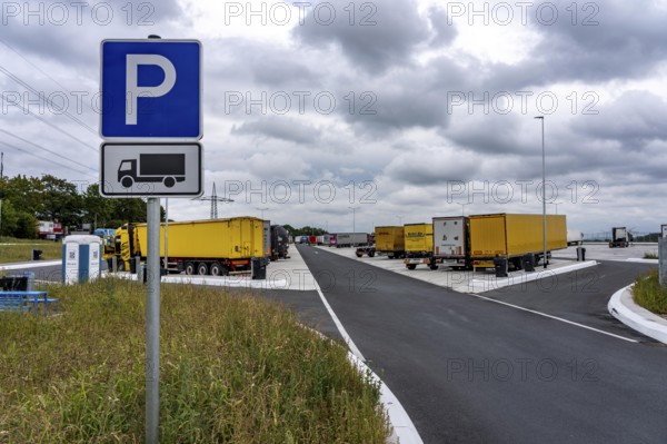 New large service area for trucks on the A1 motorway, largest parking area for trucks in North Rhine-Westphalia, at the Lichtendorf-Süd service area, near Schwerte, 170 trucks now have space at the new service area, cars and trucks park separately, sufficient space for manoeuvring, North Rhine-Westphalia, Germany
