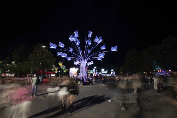 View of Hans-Jochen-Vogel-Platz at the Superbloom Festival at night, day 2 in the Olympic Park, Munich, 31/08/2025 Note: the photo was taken as a long exposure