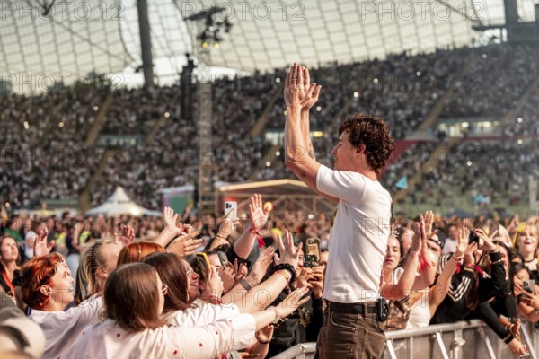 Shawn Mendes stands with the fans at the Superbloom Festival, day 2 at the Olympiapark, Munich, 31/08/2025